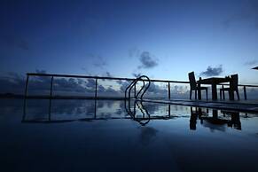 Coral Rock by Bansei