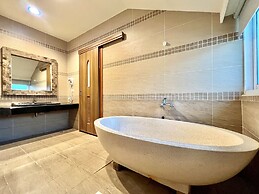 Seasons Bali Fashion Inn