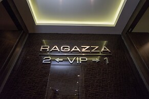 Kiss Gardenhome Chic Hotel