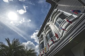 Kiss Gardenhome Chic Hotel