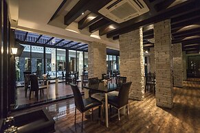 Kiss Gardenhome Chic Hotel