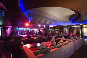 Kiss Gardenhome Chic Hotel