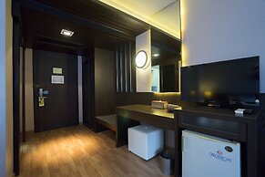 Kiss Gardenhome Chic Hotel