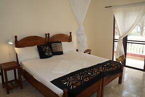 Lemon Creek Hotel Resort