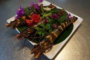 Lemon Creek Hotel Resort