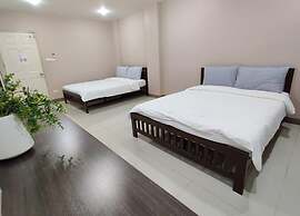 At Ease Hotel Suvarnabhumi