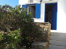 Nostos Beachfront Apartments & Studios