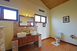 Nkuringo Bwindi Gorilla Lodge