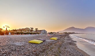 Golden Life Blue Green Residence