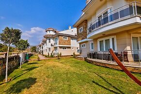 Golden Life Blue Green Residence