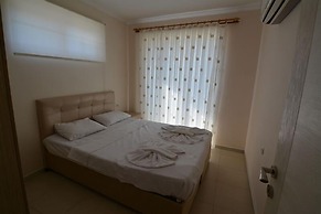 Golden Life Blue Green Residence