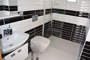 Golden Life Blue Green Residence