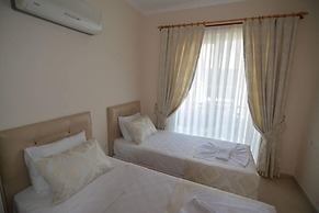 Golden Life Blue Green Residence