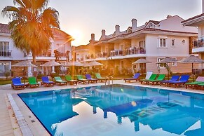 Golden Life Blue Green Residence