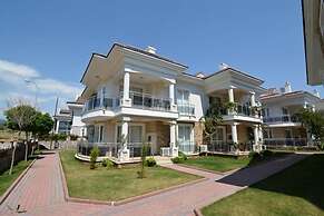 Golden Life Blue Green Residence