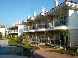 Golden Life Blue Green Residence