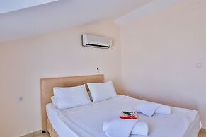 Golden Life Blue Green Residence