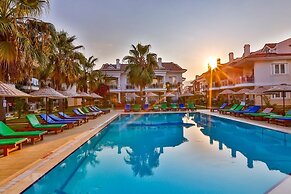 Golden Life Blue Green Residence