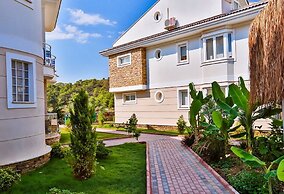 Golden Life Blue Green Residence