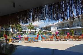 Golden Life Blue Green Residence