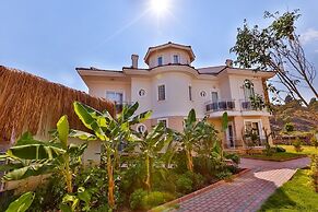 Golden Life Blue Green Residence