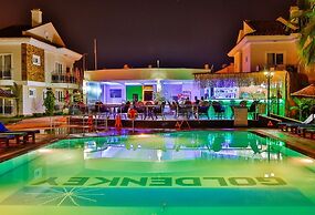 Golden Life Blue Green Residence