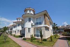 Golden Life Blue Green Residence