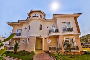 Golden Life Blue Green Residence