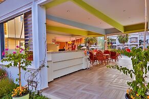 Golden Life Blue Green Residence