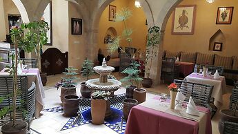 Hotel Riad Benatar