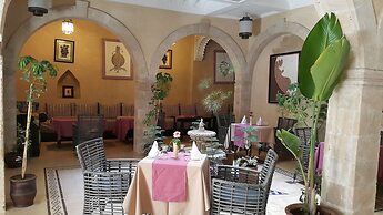 Hotel Riad Benatar