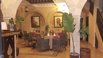 Hotel Riad Benatar