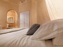 Dome Santorini Resort & Spa