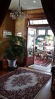Chestnut Charm Bed & Breakfast