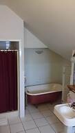 Chestnut Charm Bed & Breakfast
