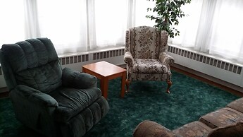Chestnut Charm Bed & Breakfast