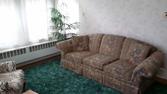 Chestnut Charm Bed & Breakfast