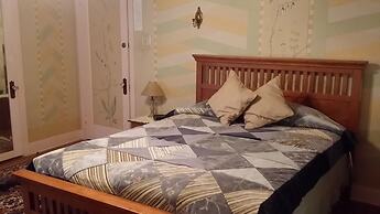 Chestnut Charm Bed & Breakfast