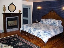 Chestnut Charm Bed & Breakfast