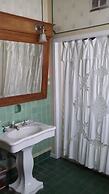 Chestnut Charm Bed & Breakfast
