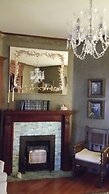 Chestnut Charm Bed & Breakfast