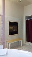 Chestnut Charm Bed & Breakfast