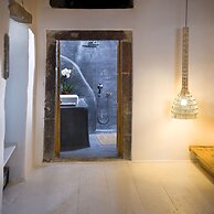 Sophia Luxury Suites