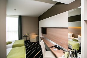 Best Western Plus Lakeside Hotel