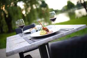 Best Western Plus Lakeside Hotel