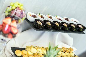 Best Western Plus Lakeside Hotel