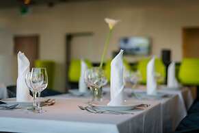 Best Western Plus Lakeside Hotel