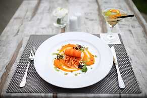 Best Western Plus Lakeside Hotel