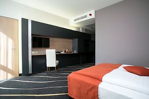 Best Western Plus Lakeside Hotel