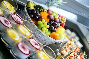 Best Western Plus Lakeside Hotel